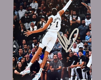 Victor Wembanyama signed autographed phot. 8x10. Authentic. W/COA