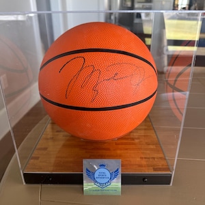 Michael Jordan Basketball signiert. TSA Authentifiziert.