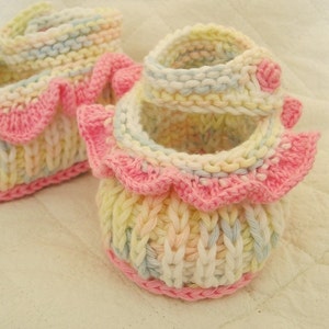 Knitting Pattern Baby Booties with Flounce 0-6 month cotton image 4