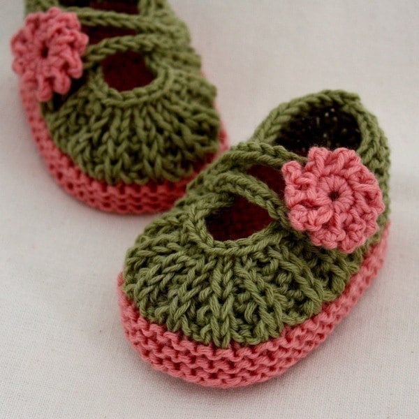 Knitting Pattern (PDF file) - Daisy Baby Booties (0-6/6-12 months)