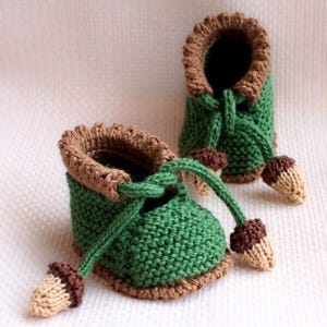 Baby Booties Knitting Pattern PDF, Acorn Baby Booties, Newborn Booties, Knit Baby Shoes, Sizes 0-6 6-12 Months, Instant Download