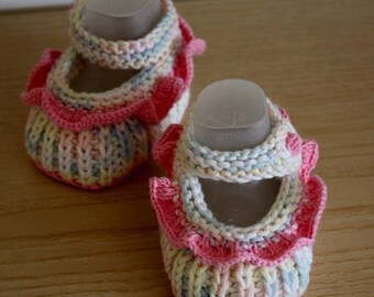 Knitting Pattern - Baby Booties with Flounce ( 0-6 month) cotton