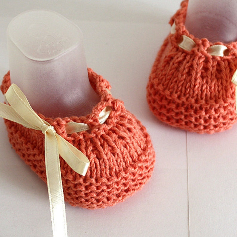 Knitting Pattern PDF file Baby Shoes Beatrice sizes 0-3/3-6/6-12 months image 1