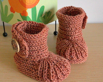 Knitting Pattern (PDF file)  Soft Feet Baby Boots (sizes 0-6/6-9/9-12 months)