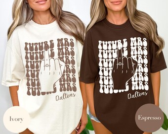 Gepersonaliseerde Future Mrs.-shirt: retro T-shirt met comfortkleuren vrijgezellenfeest