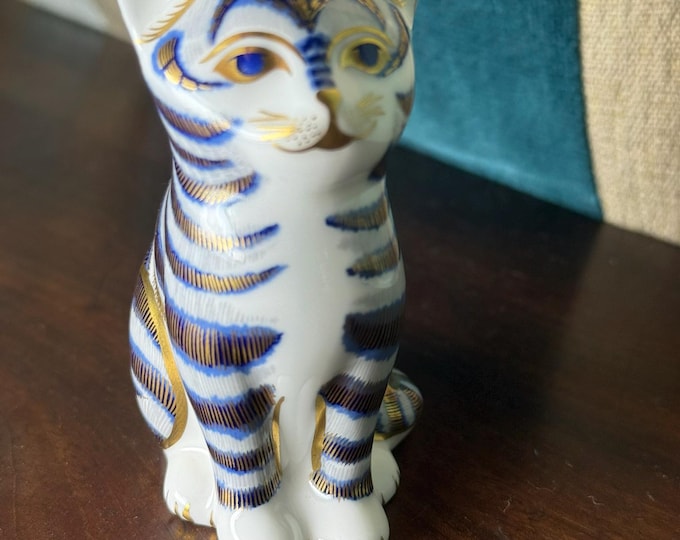 Royal Crown Derby Imari Cat Paperweight with Silver Stopper  Fine Bone China Unique Variant Pattern