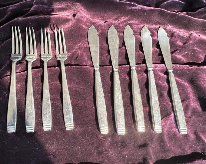 Vintage Elkington Silverplate Cutlery Set – 4 Forks & 5 Knives – Mid-Century Fish or Dessert Set – Made in England