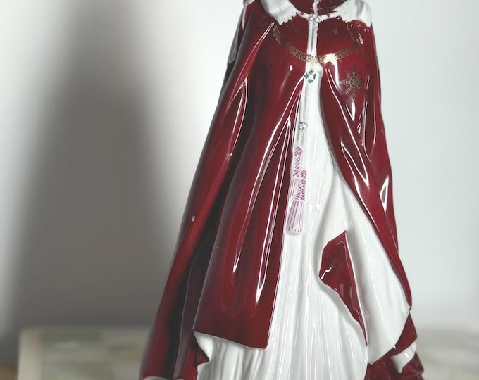 Royal Doulton Queen Elizabeth II Figure Coronation Robes Bone China Collectible