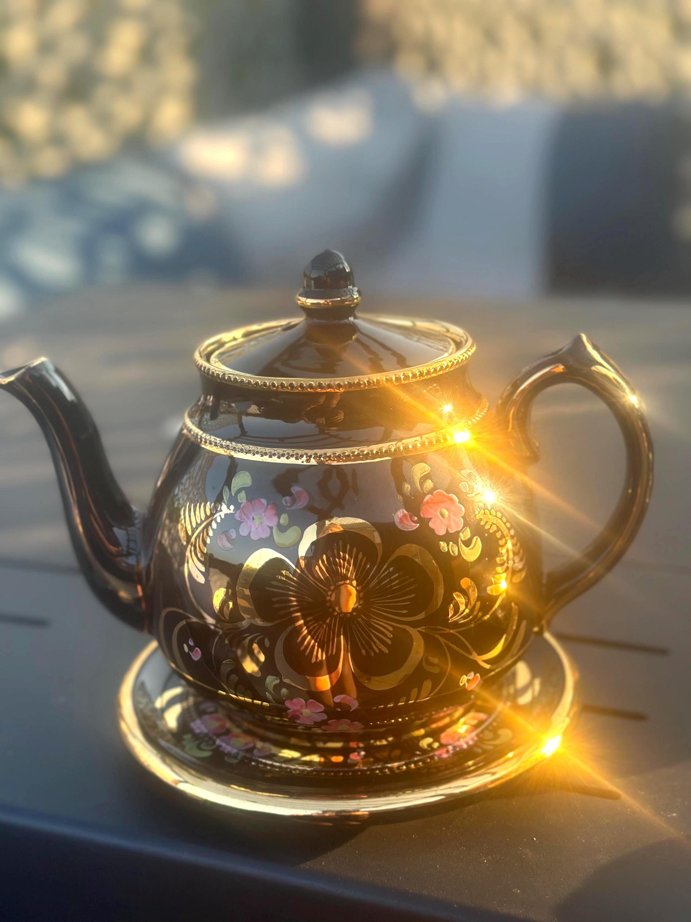 Vintage Wade England Teapot with Tray – Black Lustre with Gold & Floral Hand-Painted Design – 1950s Collectible – British Pottery