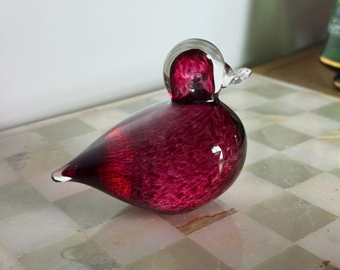 Wedgwood Cranberry Art Glass Duck – Signed & Labelled – Vintage English Paperweigh