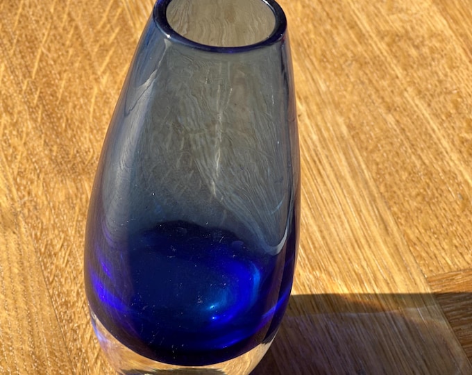 Sommerso Style Cobalt Blue & Clear Art Glass Vase – Hand-Blown Modern Studio Glass, 17cm Tall