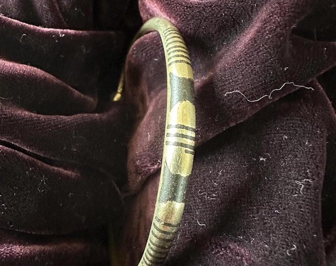 Vintage Handcrafted Brass Bangle – Tribal Pattern Etched Cuff 19cm Circumference