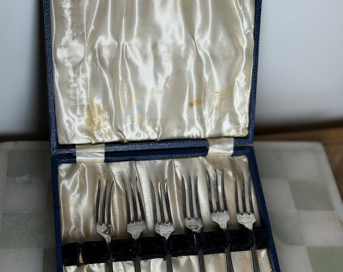 Vintage Silver Plated Dessert Forks Set of 6 in Original Box  EPNS Cutlery
