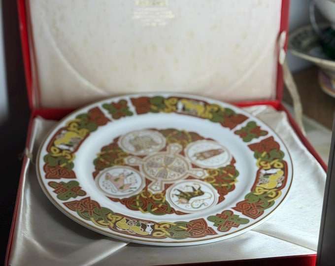 Vintage Spode Durrow Fine Bone China Commemorative Plate with Celtic Design  Box