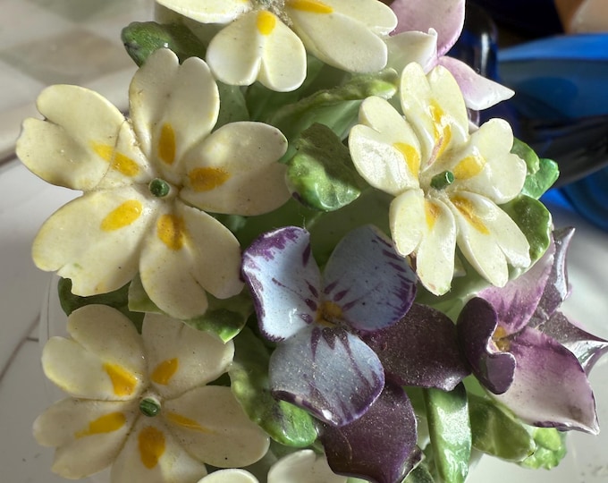 Royal Doulton Bone China Floral Posy Ornament – Hand-Painted Miniature Flowers, Made in England