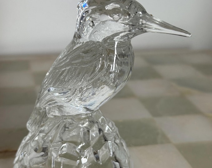 Vintage Clear Glass Kingfisher Figurine – European Pressed Glass Bird – Crystal-Style Wildlife Ornament – 1970s–90s