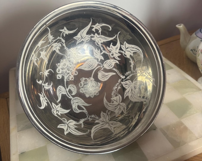 Vintage Tuscan Bone China Bowl: Silver Ivy Floral Design, Wedgwood Group