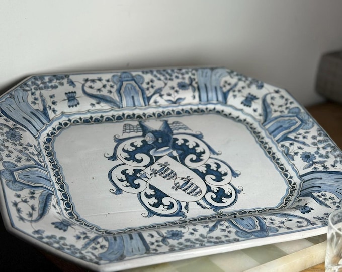 Cerâmica Conímbriga Octagonal Heraldic Platter “Séc. XVII” Series, No. 33
