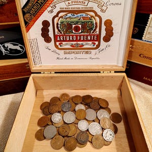 70+ Vintage US Coin Collection in a Cigar Box! Wheat Pennies, Buffalo Nickels, Silver & more - Please Read Description