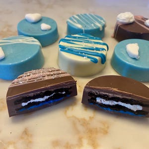 Chocolate Covered Oreos for Gender Reveal or Baby Shower