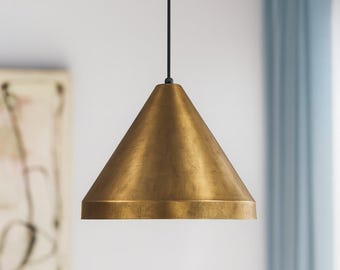 Antyczna lampa wisząca w kształcie stożka z mosiądzu – minimalistyczna złota lampa sufitowa