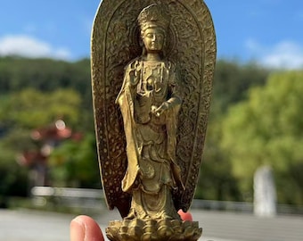 Messing Guan Yin Bodhisattva Statue Göttin des Mitgefühls und der Heilung Meditierende Skulptur Östliche Aufklärung Meditationsverzierungen