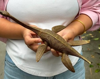 Vintage style Copper Plesiosaur statue ,Bronze Jurassic Period Dinosaur Statue Dragon Dinosaur Decor Vintage Plesiosaur Dinosaur Toy Museum
