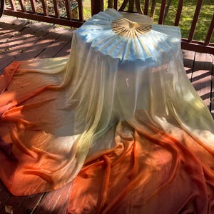 Saturn Seidenschleier Fächer • Blau + Gold + Terrakotta Handgefärbte Habotai Seide • Natürliche Bambusstäbe • Auf Bestellung • Festival Flow Silks