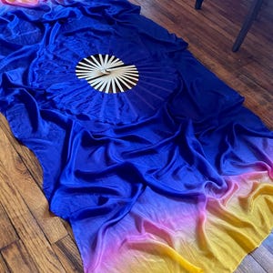 Blue Lotus Seidenschleier-Fächer • Tiefblau-Violett handgefärbte Habotai Seide • Natürliche Bambusstäbe • Made To Order • Performance Flow Seide