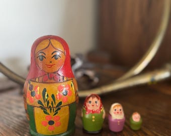 Muñecas rusas antiguas, juego de CUATRO
