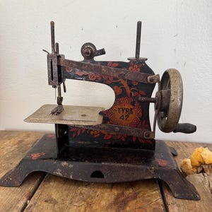 Vintage Schurhoff Toy Sewing Machine, Type 47, WORKS, 1950s