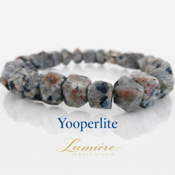 UV Reactive Yooperlite Bracelet: Natural Sodalite Crystal, 11mm Glow Stone