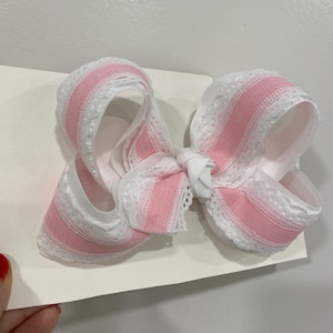 Pink and white scallop lace grosgrain boutique hair bow, Pink Lace bow, Spring southern belle bow