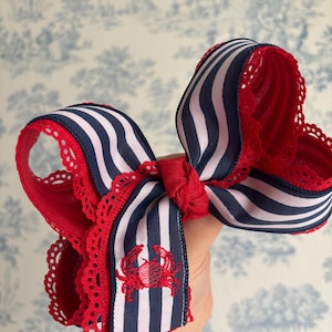 Scalloped Crab embroidered bow, boutique bow, cape cod bow, nautical bow