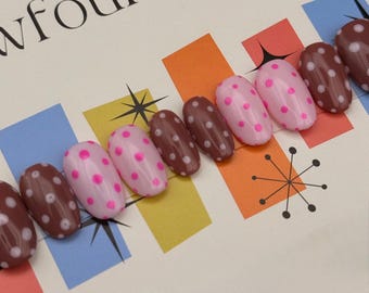 Cozy Girl Press-on Nails