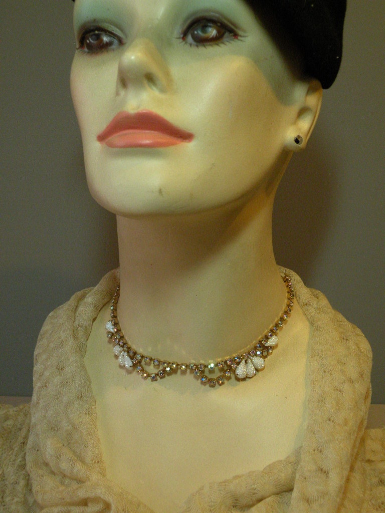 ■VINTAGE HOLLYWOOD■ Twinkle Ribbon Drop Necklace VH249ONE0 Designer fashion, Seoul-fully created | W Concept