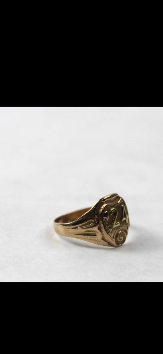 antique gold ring class university signet ring