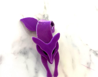 Lea Stein Paris Brosche mit französischem Fuchs, lila figürlicher Schmuck