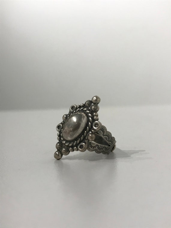 1940s Sterling Silver Adorned Oval Ring