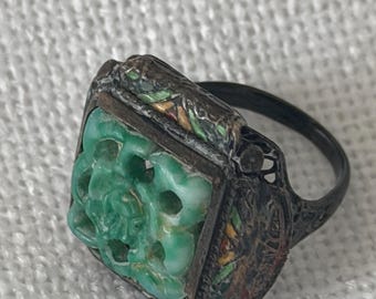 Antiker chinesischer Peking-Glasring aus Jade und Emaille im Art-Deco-Stil