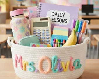 Cesta personalizada para profesores, cesta a medida para profesores, regalo de agradecimiento para profesores, regalo de fin de curso para profesores, regalo de agradecimiento para el aula