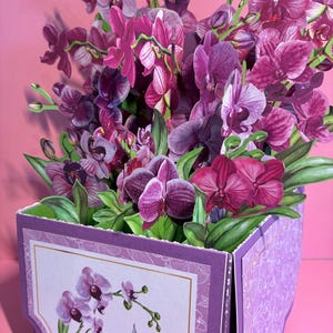 3D Orchid Pop-Up Card – Floral paper bouquet in a gift box, perfect for Mother’s Day, home decor, or any special occasion gift.