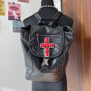 Y2k mignon sac à dos noir croix rouge à la mode petit sac d'école sac à dos quotidien sac à dos en cuir PU choix cadeau pour fille garçon sac à dos