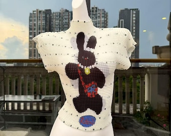 Top plissettato con stampa di coniglio: maglietta grafica Y2K, streetwear fatto a mano