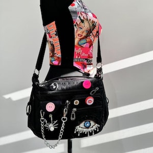 Y2k Colorful Buttons and Random Bottle Caps  Shoulder Cute Bag Trendy Goth Crossbody Eye Patch Bag Punk Daily Bag Goth Crossbody Bag