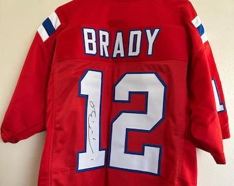 Camiseta de fútbol roja personalizada autografiada por Tom Brady de los New England Patriots con certificado de autenticidad (XL - 636)