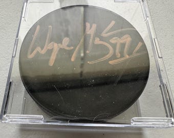 Wayne Gretzky signed Edmonton Oilers autographed NHL hockey puck in case w/COA - 681 - Los Angeles Kings, New York Rangers