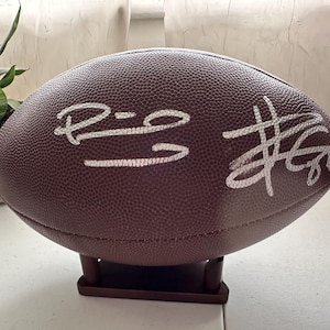 Balón de fútbol americano Wilson NFL autografiado de tamaño completo por Patrick Mahomes y Travis Kelce con certificado de autenticidad - 868