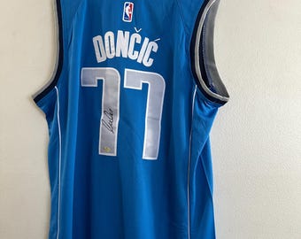 Luka Doncic signierte Dallas Mavericks Mavs signiertes Nike Basketball-Trikot mit COA - XL-608
