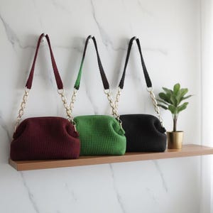 Handmade Crochet Clasp Purse, Elegant Knitted Frame Clutch,Vintage Style Crossbody Bag with Chain Strap, Evening Dumpling Pouch Shoulder Bag